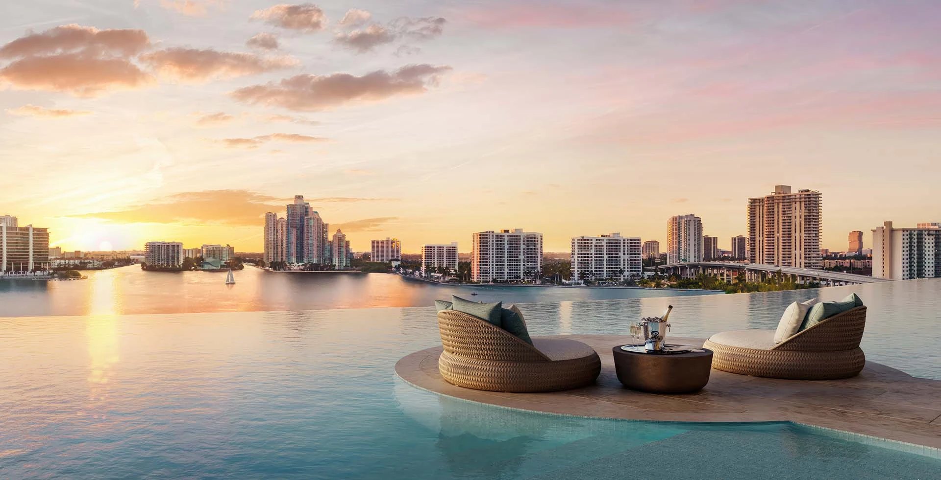 St. Regis Residences Sunny Isles — piscina infinita del rooftop frente al océano